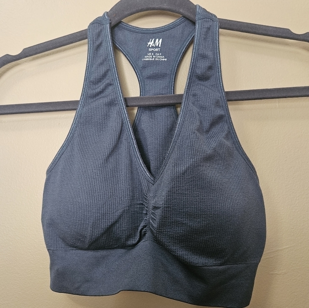 H&M Sport Women's Size S Sports Bra Woth Pads